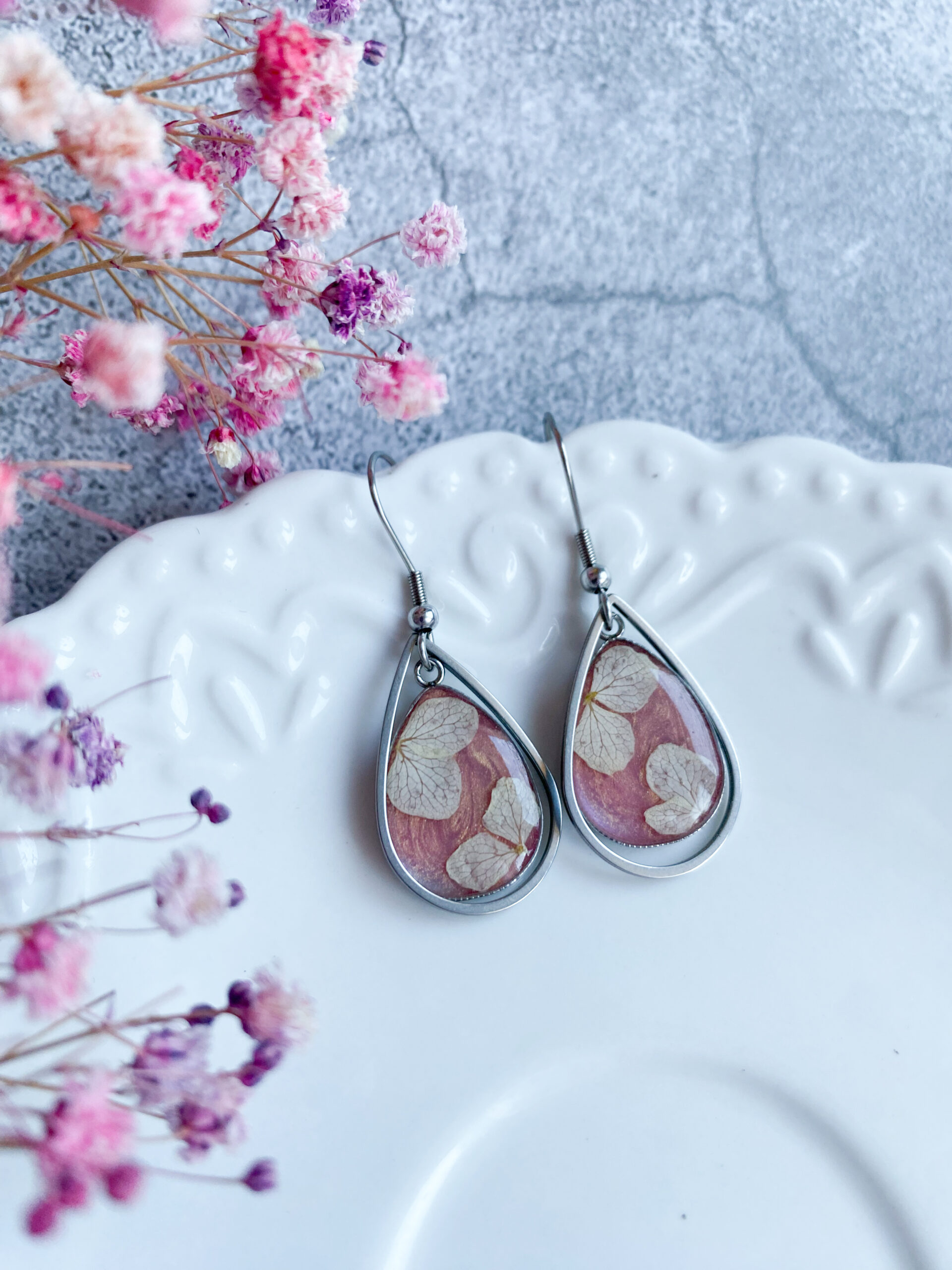 Kolczyki z białą hortensją - obrazek 6