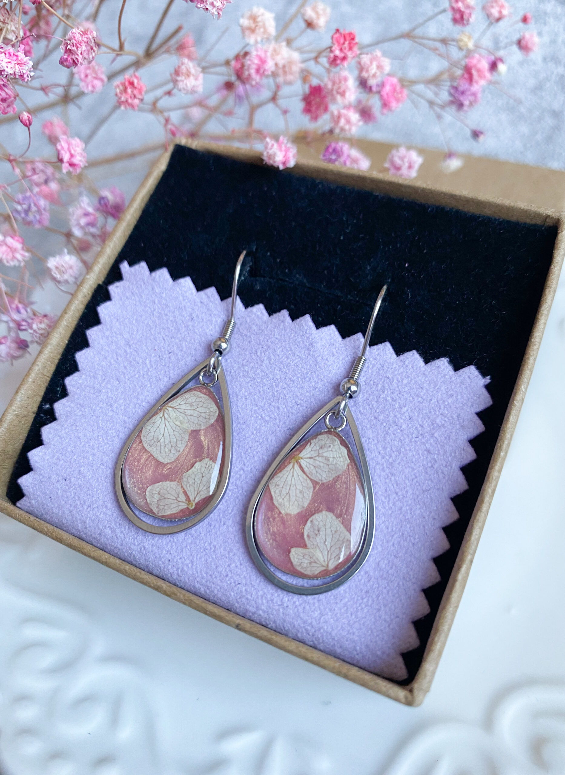 Kolczyki z białą hortensją - obrazek 2