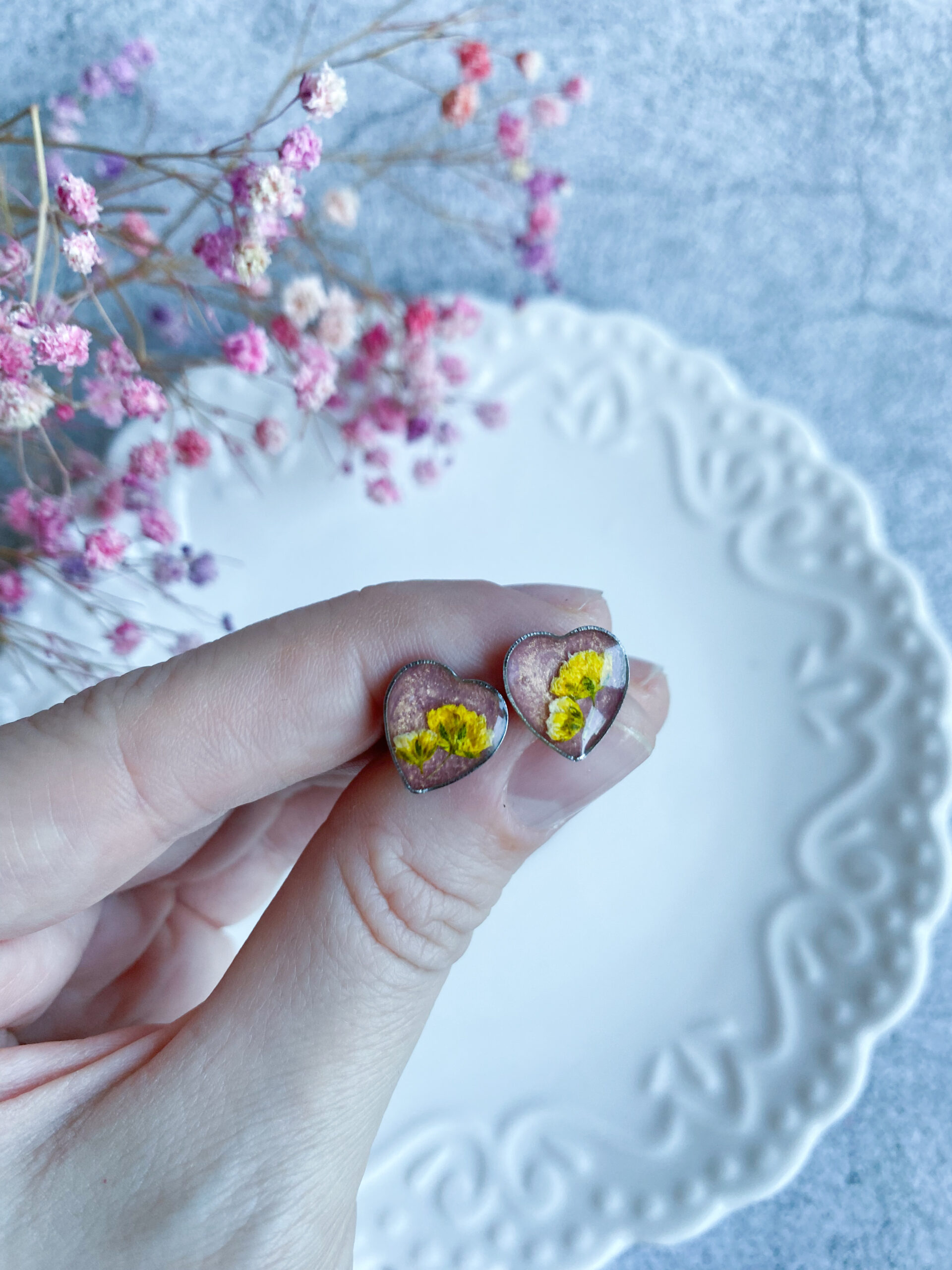 Kolczyki wkrętki z gipsówką