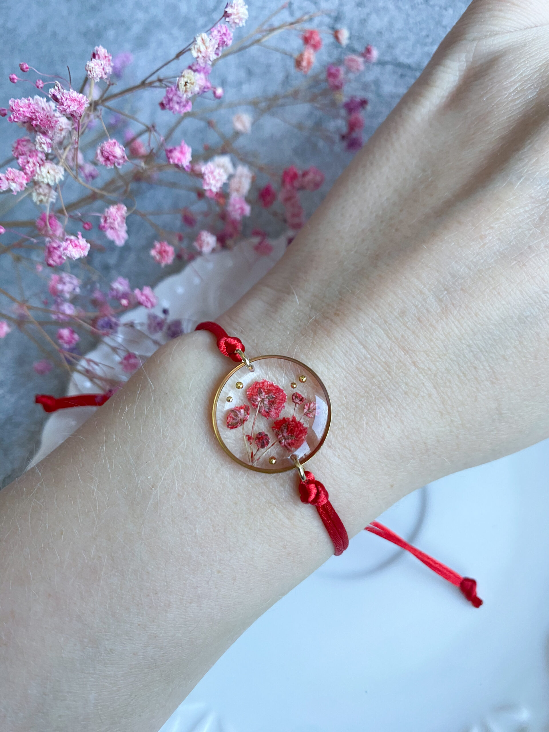 Bransoletka z czerwoną gipsówką - obrazek 5