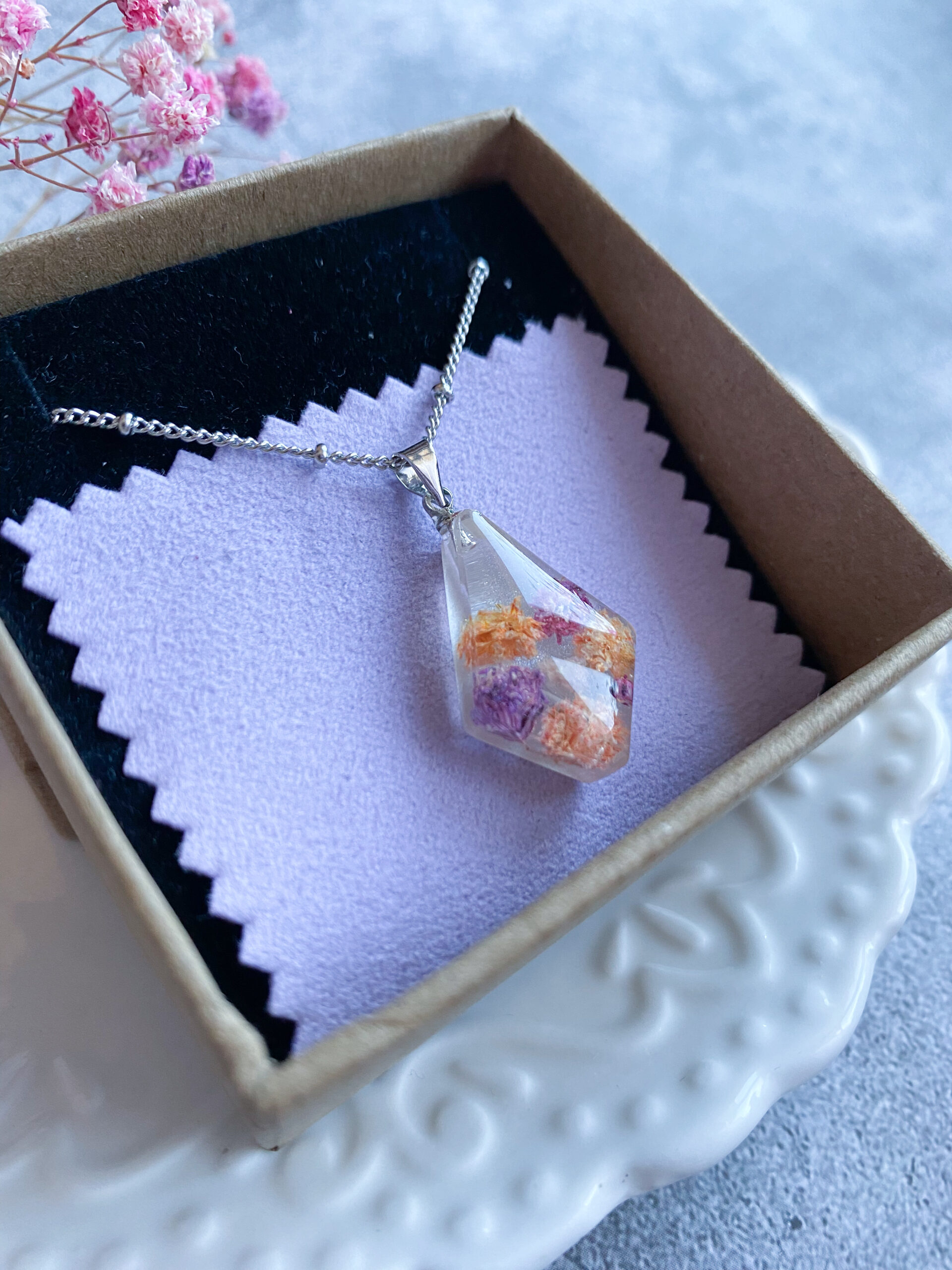 Zawieszka z kolorową gipsówką - obrazek 5