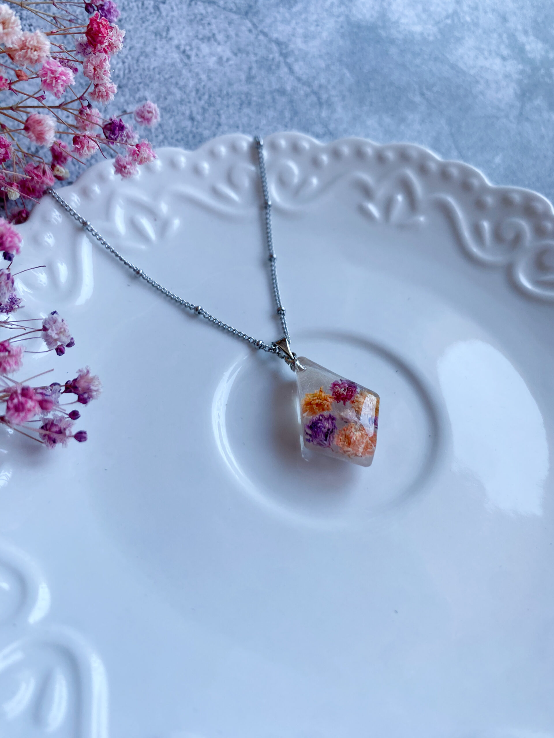 Zawieszka z kolorową gipsówką - obrazek 3